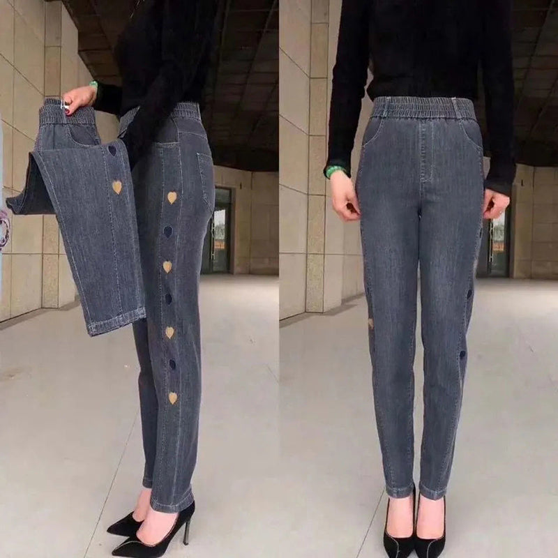 Kvinnors högelasticitet hjärtmönster broderade jeans